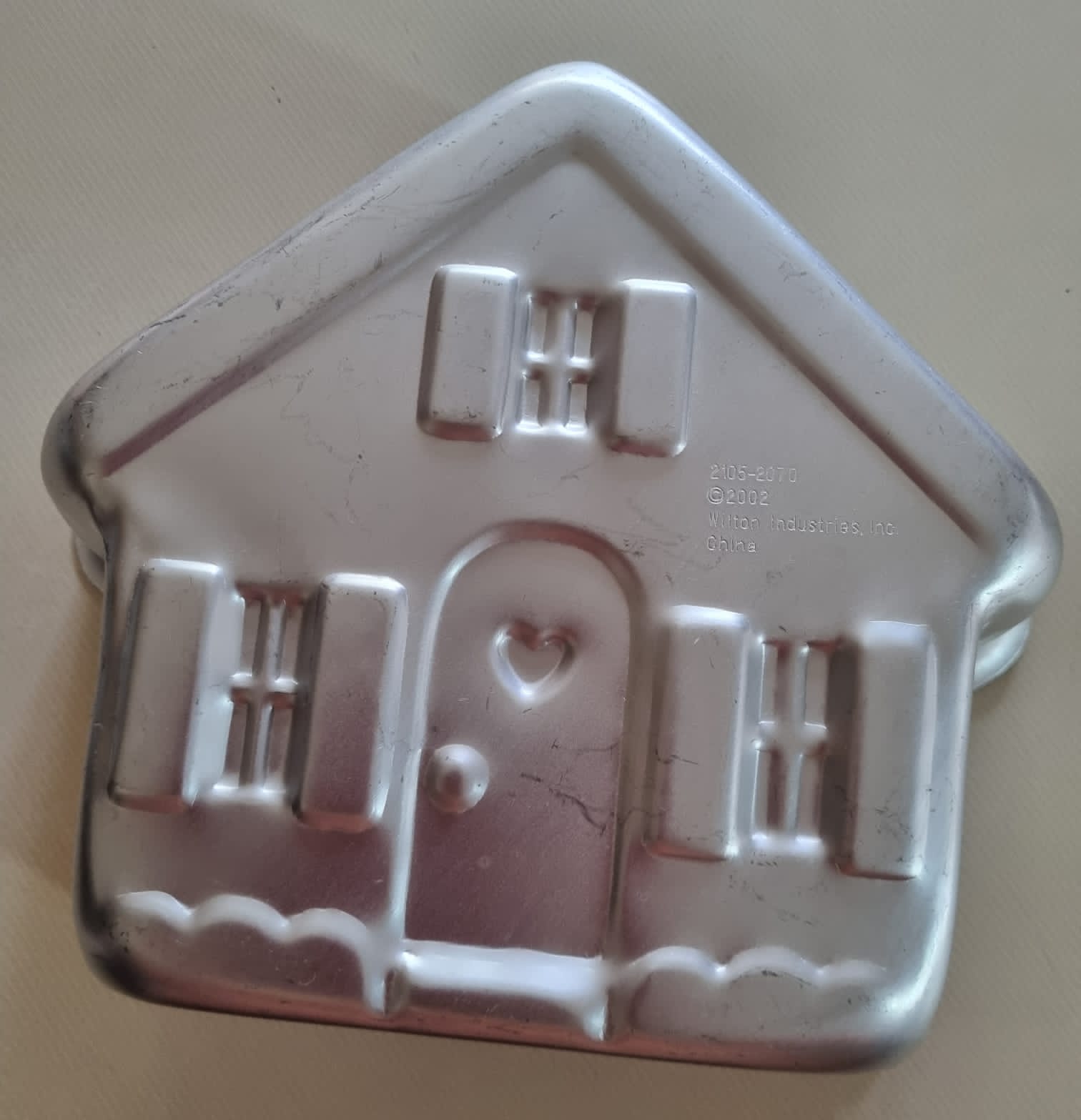 House shaped cake tin